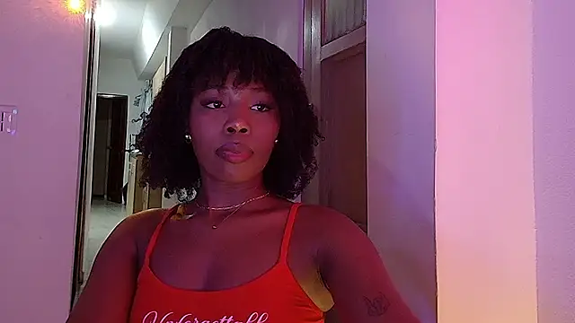 Lunaruiz online show from March 16, 2026, 11:53 pm