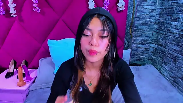 alana deivis online show from May 6, 2026, 2:40 am