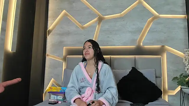 SilkNyx online show from February 20, 2026, 1:33 pm