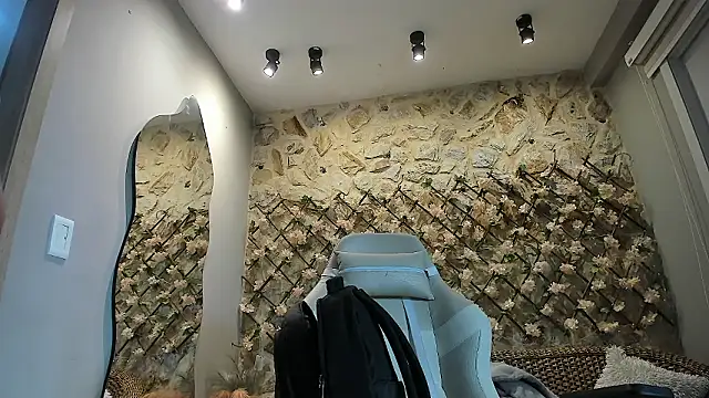 SilkNyx online show from March 6, 2026, 1:40 pm