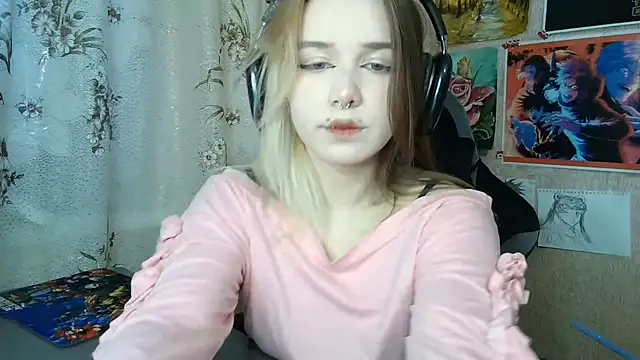 MilaTyan online show from April 27, 2026, 3:54 pm