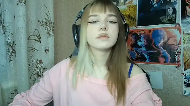 Snapshot of MilaTyan chatting on June 4, 2026, 4:13 pm MilaTyan online show from June 4, 2026, 4:13 pm