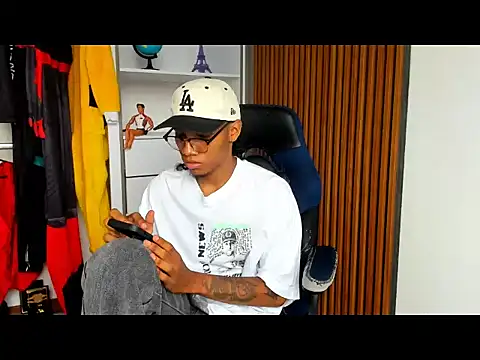 yandi hot online show from March 3, 2026, 2:12 pm