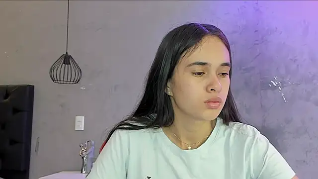 Snapshot of alice__susan chatting on May 27, 2026, 12:02 pm alice susan online show from May 27, 2026, 12:02 pm