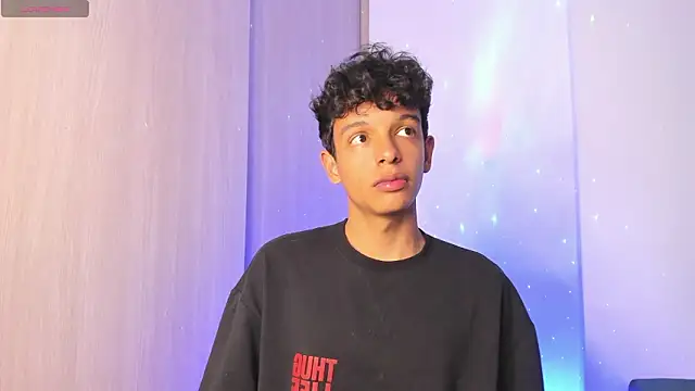 Snapshot of Maxfrost1 chatting on March 10, 2026, 10:59 pm Maxfrost1 online show from March 10, 2026, 10:59 pm