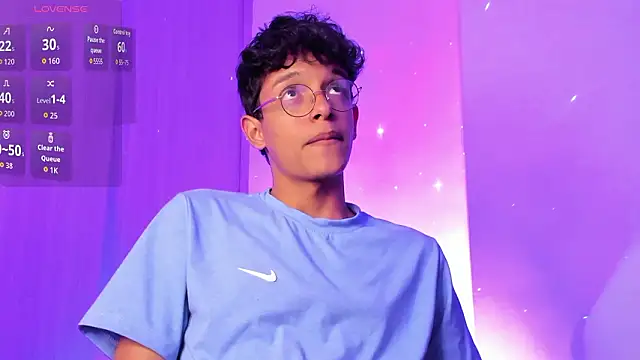 Snapshot of Maxfrost1 chatting on March 13, 2026, 3:02 am Maxfrost1 online show from March 13, 2026, 3:02 am