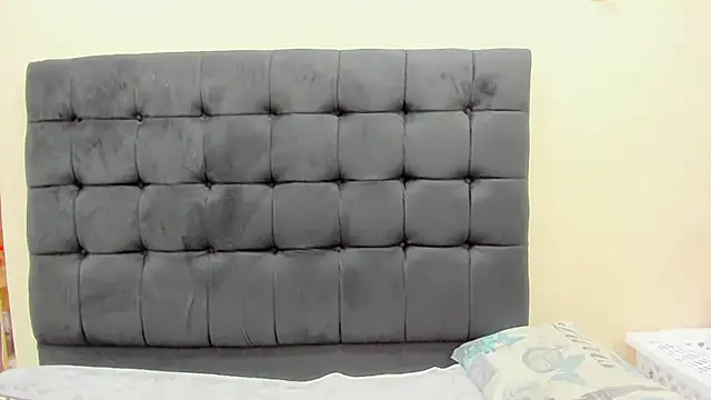 OnionBooty3573 online show from July 19, 2026, 11:41 pm