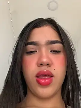 Lily em online show from July 14, 2026, 12:33 pm