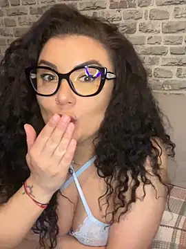 EvaPatricia online show from March 13, 2026, 8:04 pm