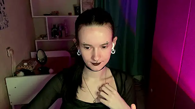 MabelDefina online show from May 1, 2026, 5:12 am