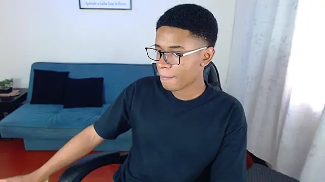 liiam3 online show from February 26, 2026, 8:41 pm