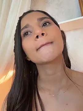 AlessiaVallmont online show from March 13, 2026, 1:01 am