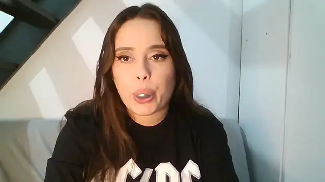 PutaYasmim online show from February 28, 2026, 11:50 pm