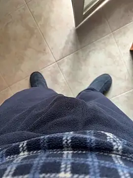 Snapshot of D4n13l47 chatting on March 13, 2026, 8:21 am D4n13l47 online show from March 13, 2026, 8:21 am