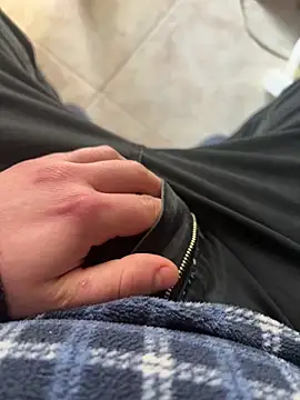 Snapshot of D4n13l47 chatting on March 19, 2026, 7:56 am D4n13l47 online show from March 19, 2026, 7:56 am