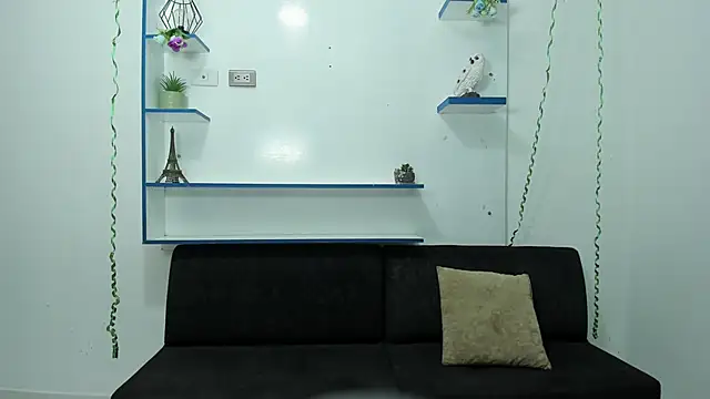 luna sex hot  online show from April 14, 2026, 12:44 pm