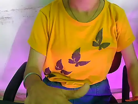 Hotsurbhi online show from March 11, 2026, 3:56 am