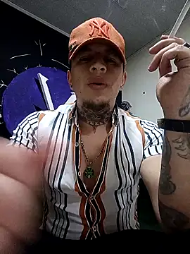 Valentino dominusSex online show from April 23, 2026, 10:01 pm