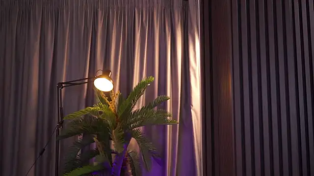 YanaSultana online show from March 12, 2026, 9:15 am