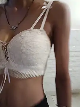 Snapshot of slim_figure08 chatting on June 20, 2026, 12:25 am slim figure08 online show from June 20, 2026, 12:25 am