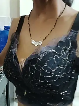 Snapshot of slim_figure08 chatting on July 10, 2026, 1:54 am slim figure08 online show from July 10, 2026, 1:54 am