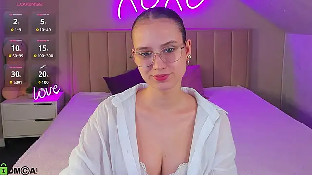 Snapshot of Miaa_Hill chatting on June 15, 2026, 10:17 am Miaa Hill online show from June 15, 2026, 10:17 am