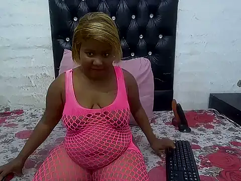 Snapshot of ChubbyMidgetxxx chatting on February 23, 2026, 6:11 am ChubbyMidgetxxx online show from February 23, 2026, 6:11 am