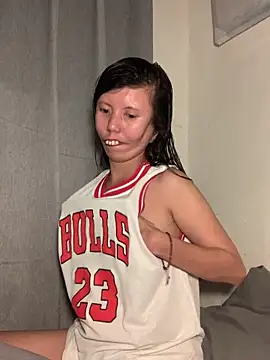 lady moon09 online show from February 25, 2026, 1:32 pm