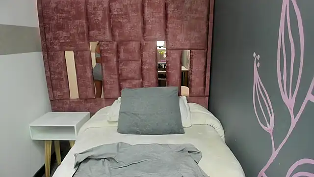 Ashleey  Sweet  online show from March 4, 2026, 12:00 pm