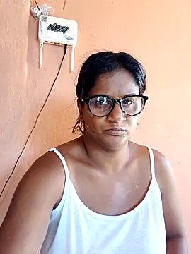 indianstrawberrylips4u online show from March 5, 2026, 6:31 am