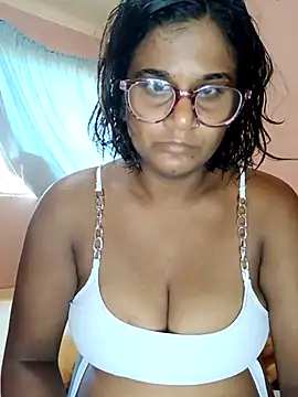 indianstrawberrylips4u online show from March 20, 2026, 5:23 am