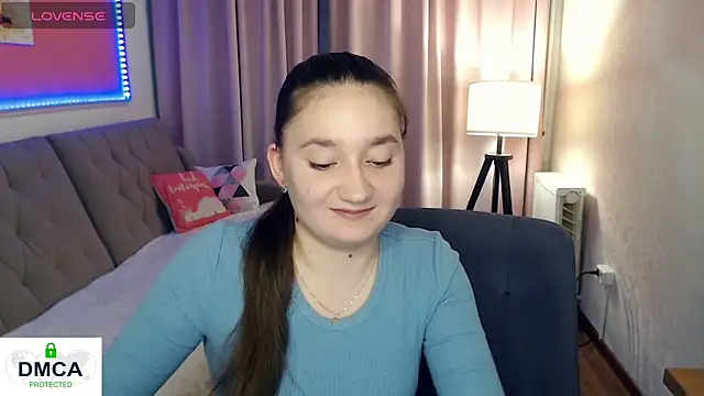 Snapshot of Sparkling_Starlet67 chatting on March 26, 2026, 3:28 pm Sparkling Starlet67 online show from March 26, 2026, 3:28 pm