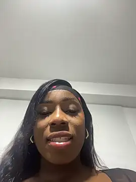 ZarahFerreira online show from February 25, 2026, 10:30 pm