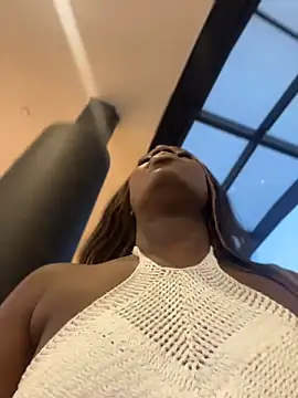 ZarahFerreira online show from June 19, 2026, 11:19 pm