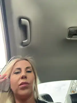 LisaMurr online show from April 23, 2026, 10:03 am