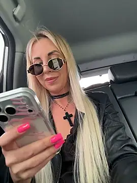 LisaMurr online show from April 24, 2026, 9:12 am