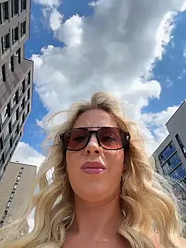 LisaMurr online show from July 1, 2026, 11:12 am