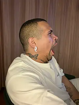 Simone026 online show from March 13, 2026, 1:01 am