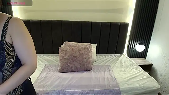 MoriahStorm online show from April 30, 2026, 12:44 pm