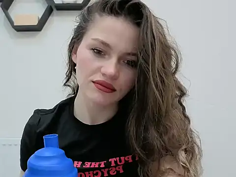 Snapshot of Avelinehowo_uwu chatting on March 24, 2026, 5:51 pm Avelinehowo uwu online show from March 24, 2026, 5:51 pm