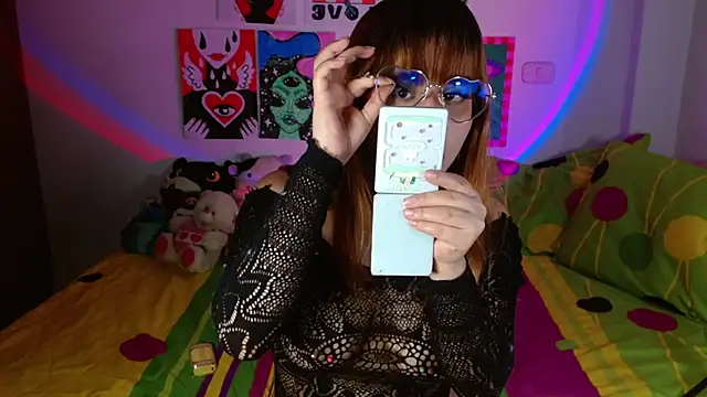 Snapshot of chloe_roxy chatting on June 9, 2026, 3:29 am chloe roxy online show from June 9, 2026, 3:29 am