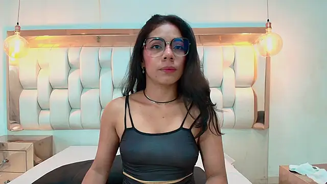Snapshot of AzulMaveric chatting on May 14, 2026, 8:26 pm AzulMaveric online show from May 14, 2026, 8:26 pm