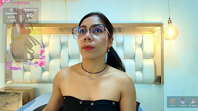 Snapshot of AzulMaveric chatting on June 8, 2026, 8:20 pm AzulMaveric online show from June 8, 2026, 8:20 pm