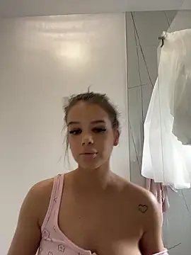 clarabarness15 online show from March 14, 2026, 8:53 am