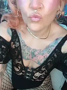 lady polka online show from March 2, 2026, 6:04 pm