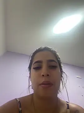 Sophiexx  online show from April 23, 2026, 1:35 pm