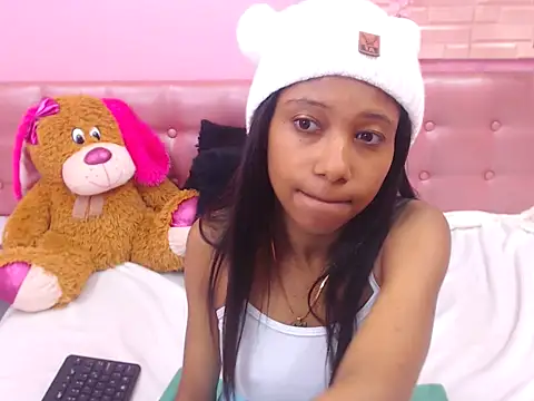 cutedoll4u online show from March 6, 2026, 2:02 pm