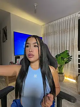 Snapshot of AliceBoomx chatting on April 1, 2026, 4:57 am AliceBoomx online show from April 1, 2026, 4:57 am