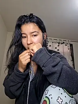 Miiia a online show from April 26, 2026, 5:21 pm