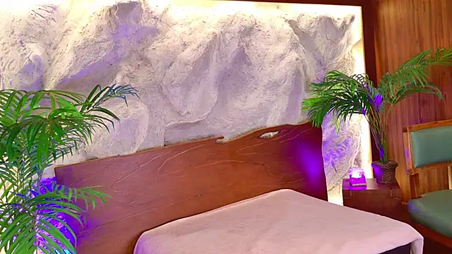 Rolyloren  online show from March 4, 2026, 3:51 pm